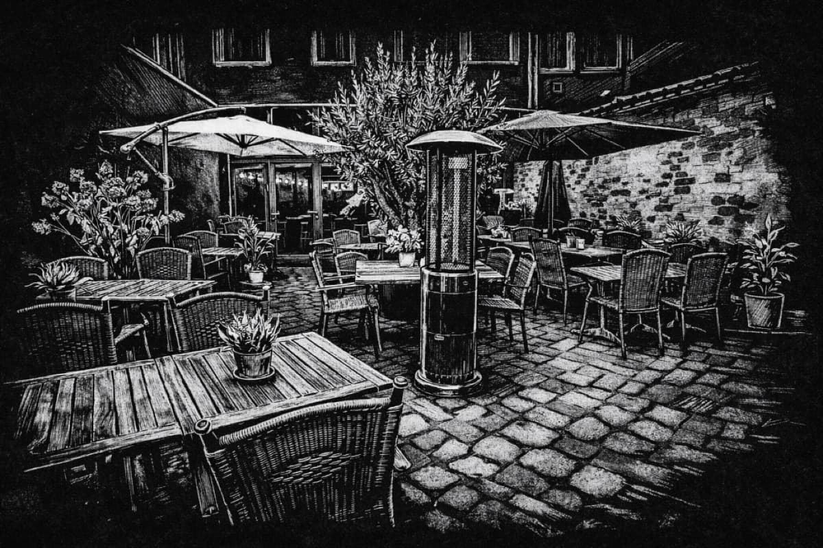 Innenhof-Terrasse der Pizzeria Portofino in der Lübecker Altstadt